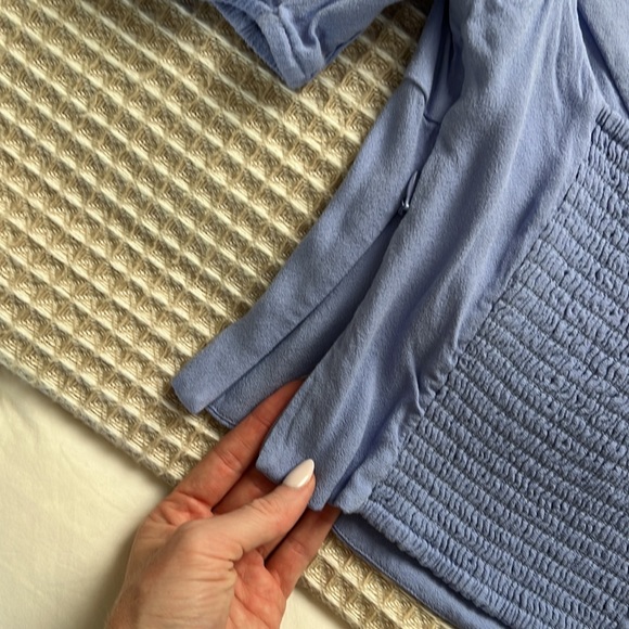 Aritzia Wilfred short sleeve blouse (size small) - Picture 3 of 6